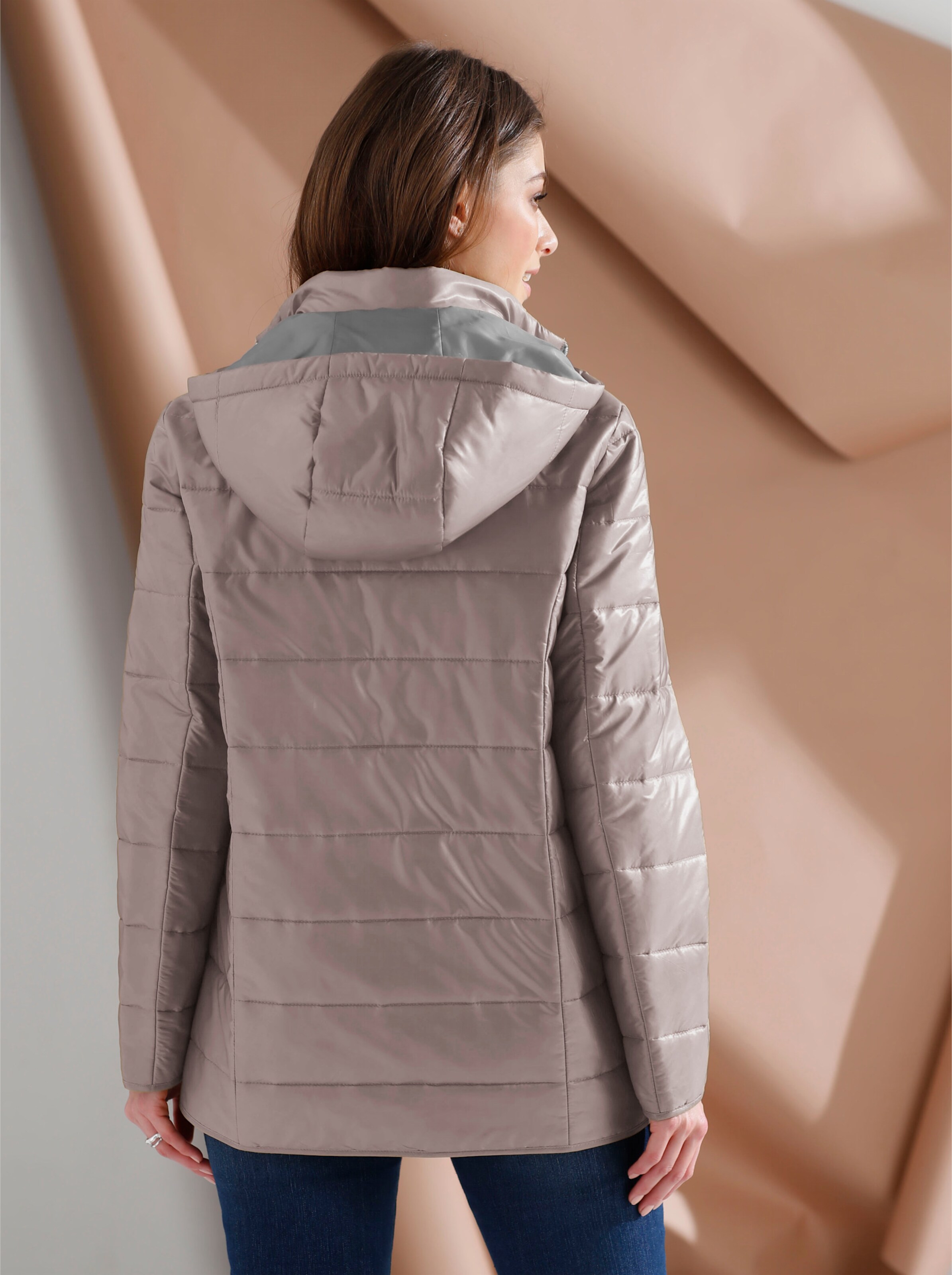 Steppjacke mit Kapuze, wärmend