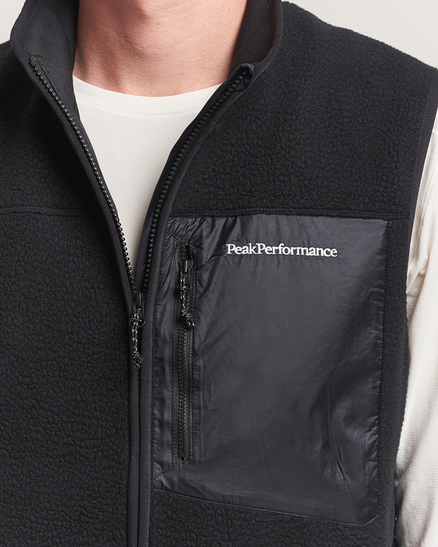 Peak Performance Pile Vest Black