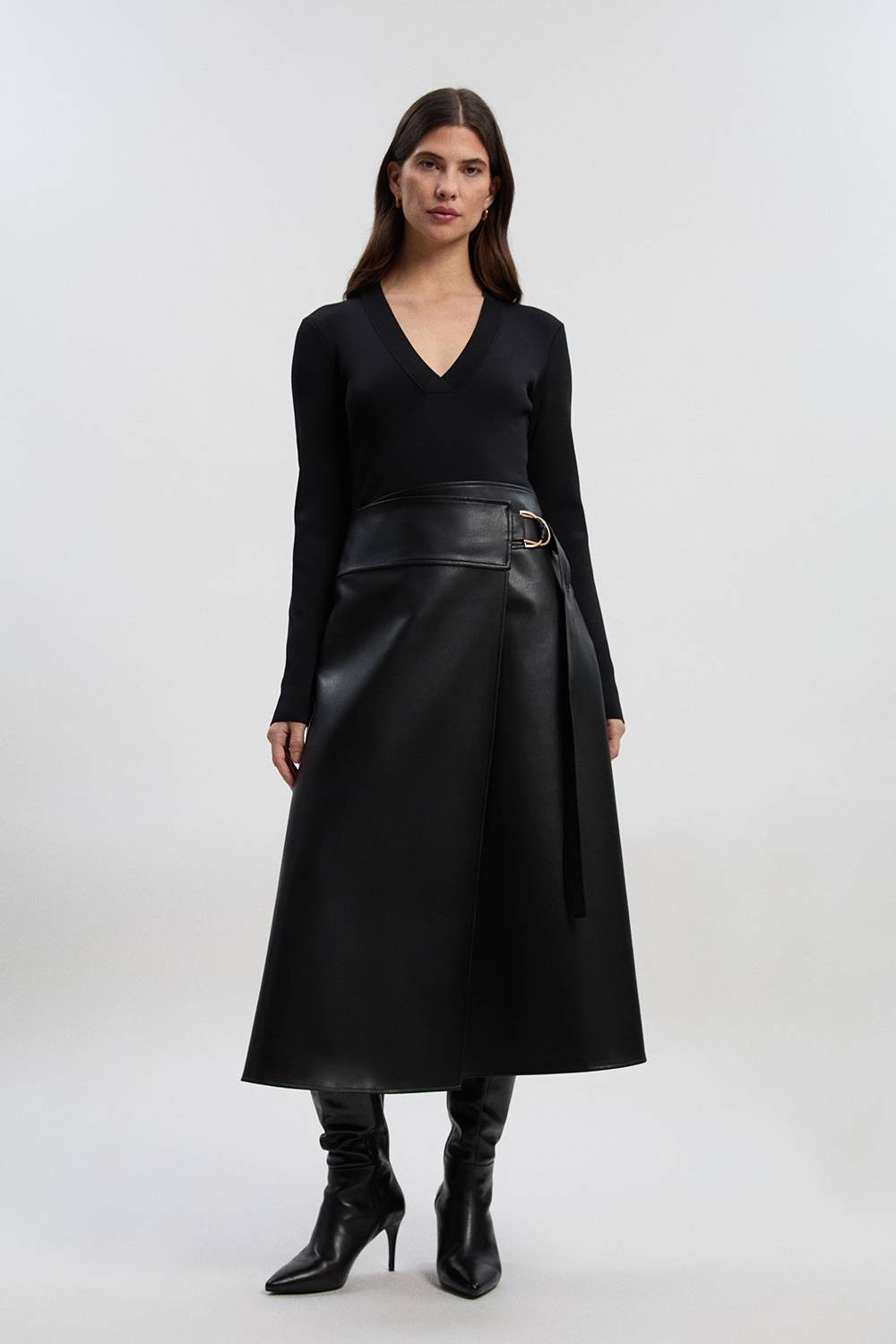 KarenMillen Robe Mi-Longue en Maille Plissée avec Détails d'Onglets en synthétiquecuir - Coupe Petite Taille