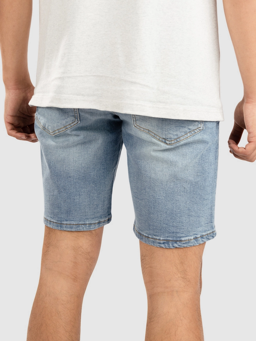 Urban Classics Relaxed Fit Jeans Shorts light destroyed washed