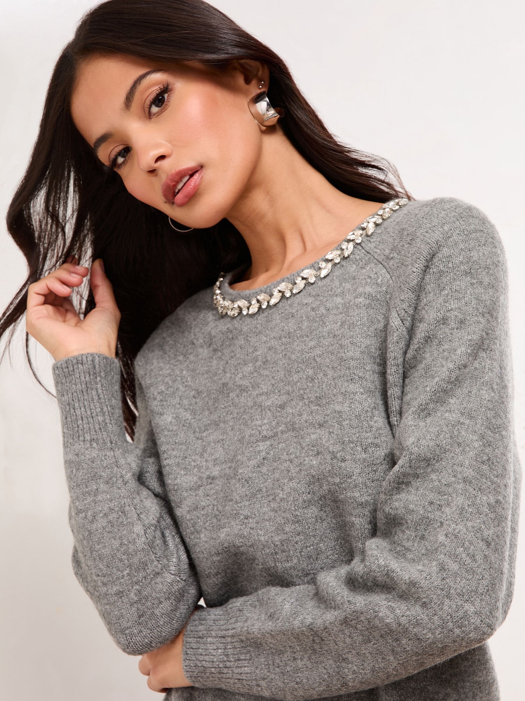 Lipsy Gebreide Jurk met Versierde Hals en Strikdetail