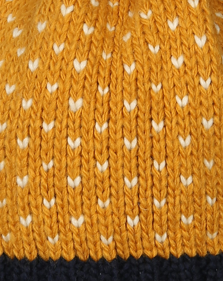 Strick-Wintermütze PEKONI mit Wolle in golden yellow/offwhite