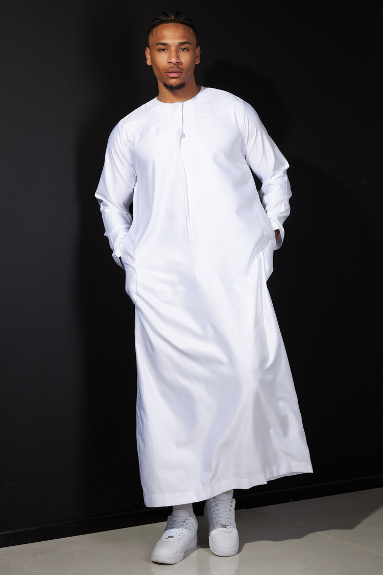 Qamis satiné blanc à pompoms