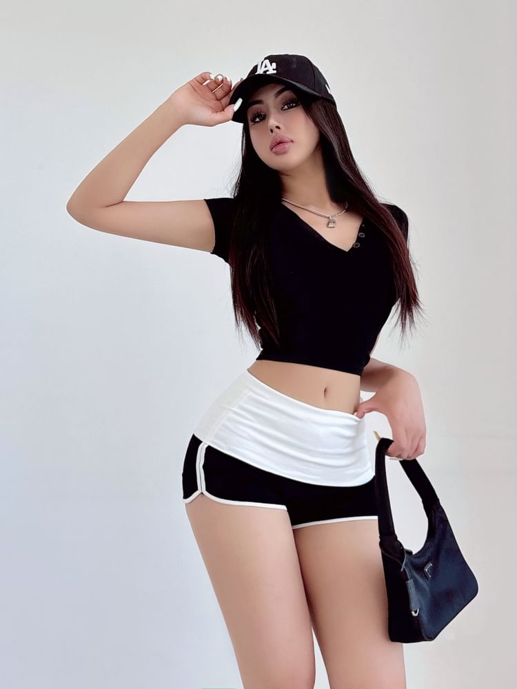 LIVIE - Lage hotpants met contrasterende boorden en panelen