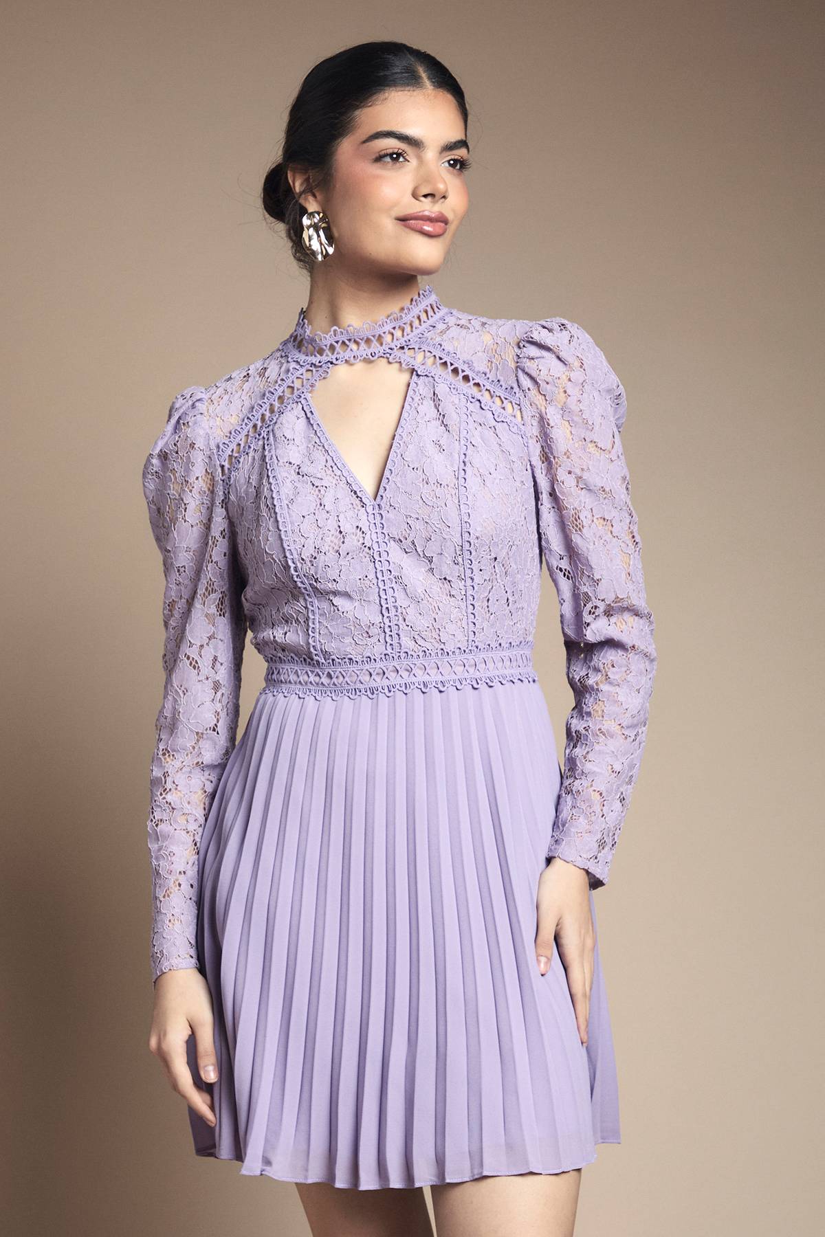 Oasis Robe Courte À Corsage En Dentelle Et Jupe Plissée