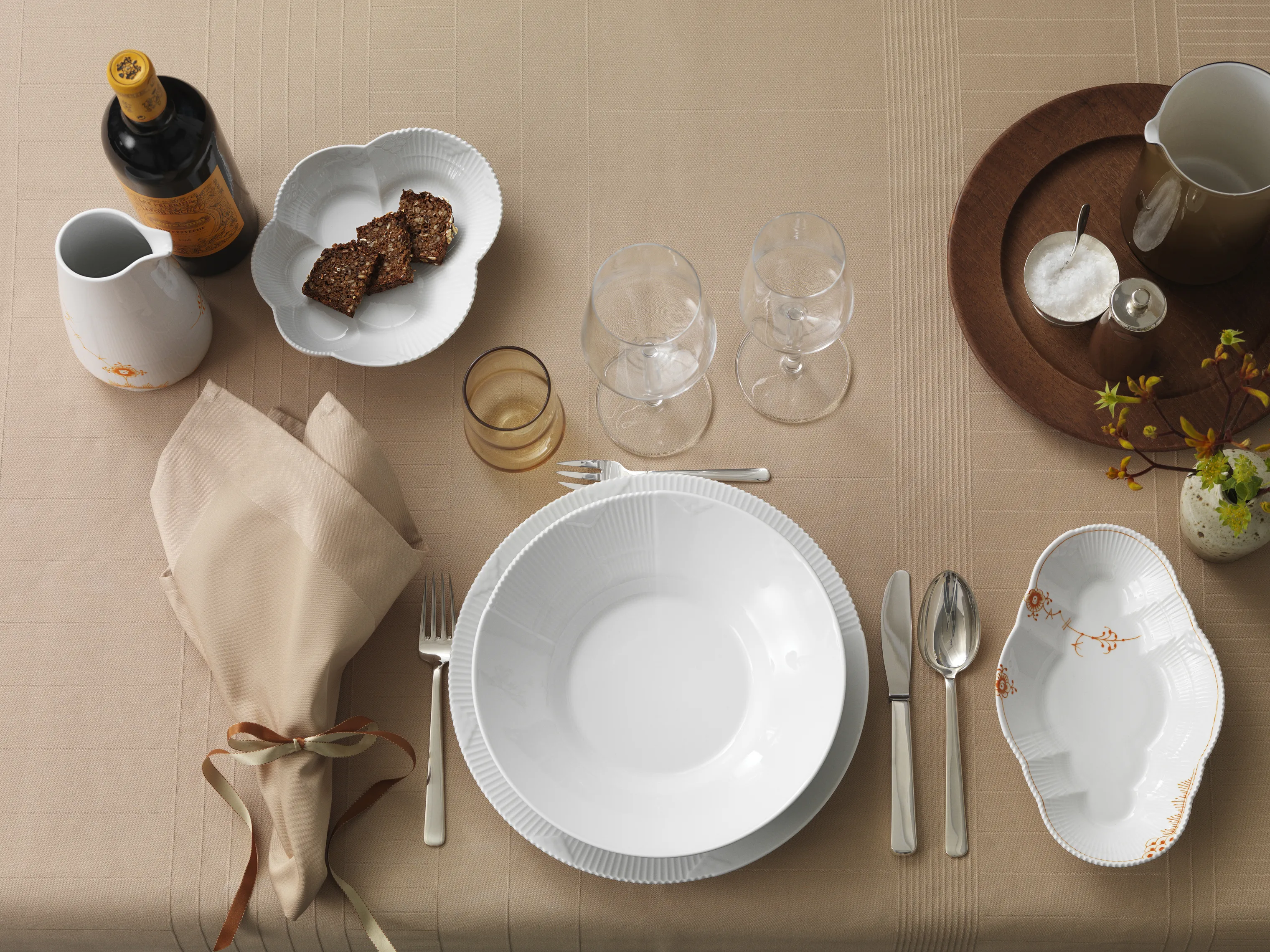 Royal Copenhagen Hvid Elements Dyb Tallerken