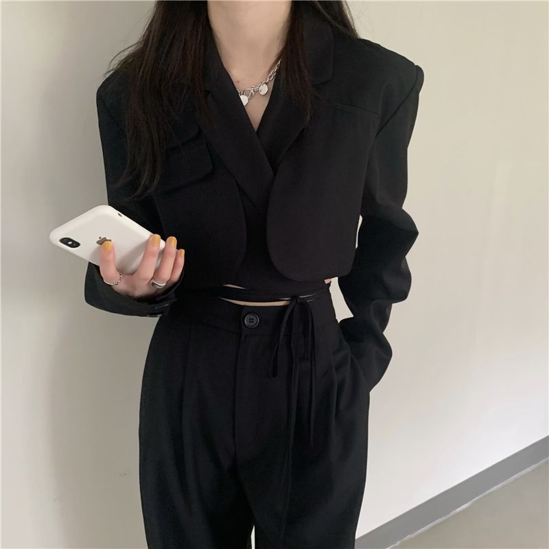 Strawolf - Lange mouwen cropped blazer / rechte broek