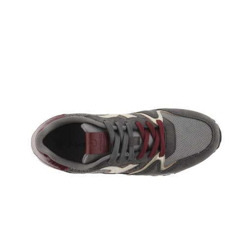 Tênis Victoria Cometa Multimaterial com Detalhes Metálicos