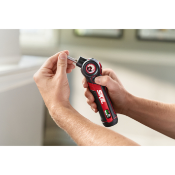 SKIL 4V accuschroevendraaier met kantelbare kop 2714GA (Incl. USB-C Lader, koffer en 28 accessoires)