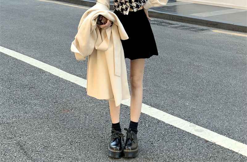 Monroll - Blouse met strikband / Pied-de-poule gilet / A-lijn rok