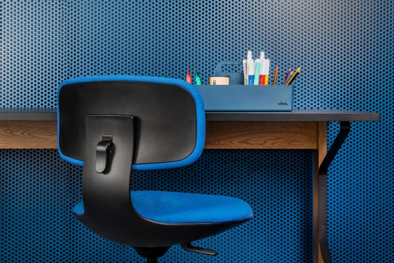 Vitra Rookie bureaustoel high F80 Aubergine