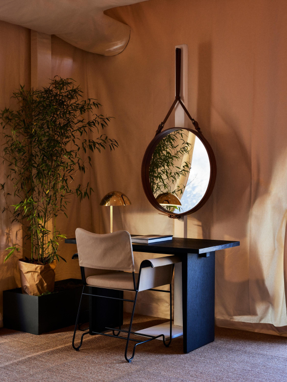 Gubi 9209 tafellamp brass