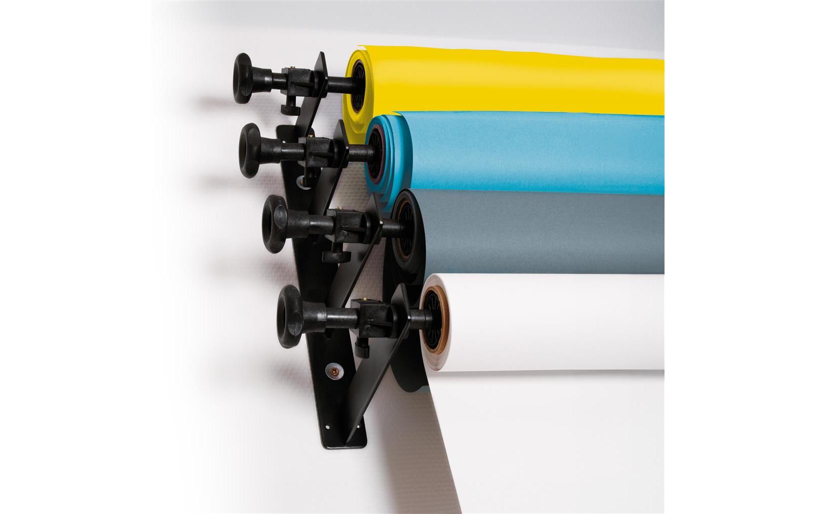 Aufhängung für 4 Papierhintergründe<br>Rollenaufhängung zum Auf- und Abrollen von bis zu 4 Papierhintergründen