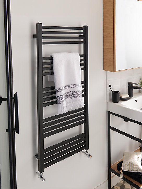Sèche-serviettes eau chaude GoodHome Duala noir 20 barres - 438 W