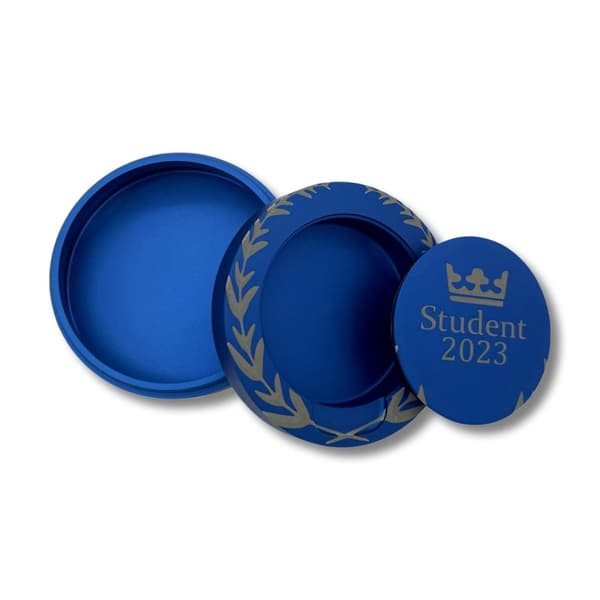 Blå snusboks i aluminium med student 2023 gave studentgave
