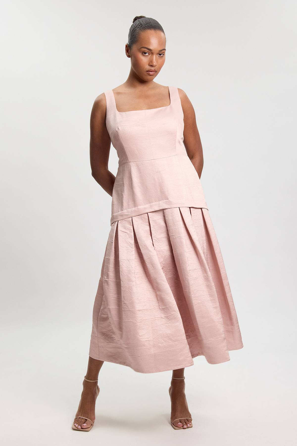 KarenMillen Robe Midi Grande Taille En Twill Texturé Ajusté Avec Jupe Ample