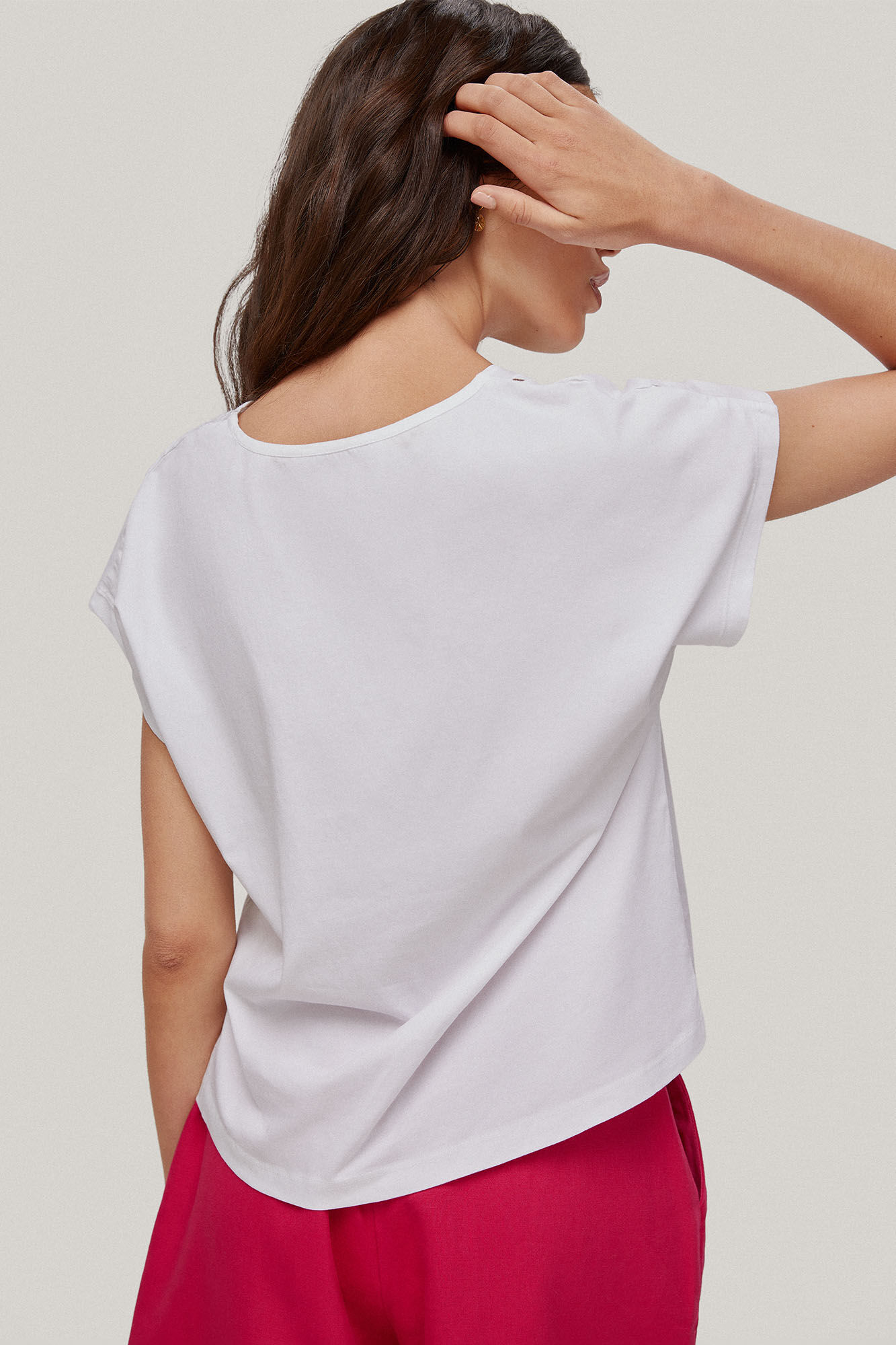 Camiseta com bainha combinada - Cru
