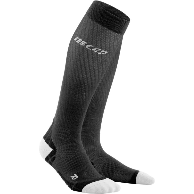 cep run ultralight compression sockswp30y black light grey