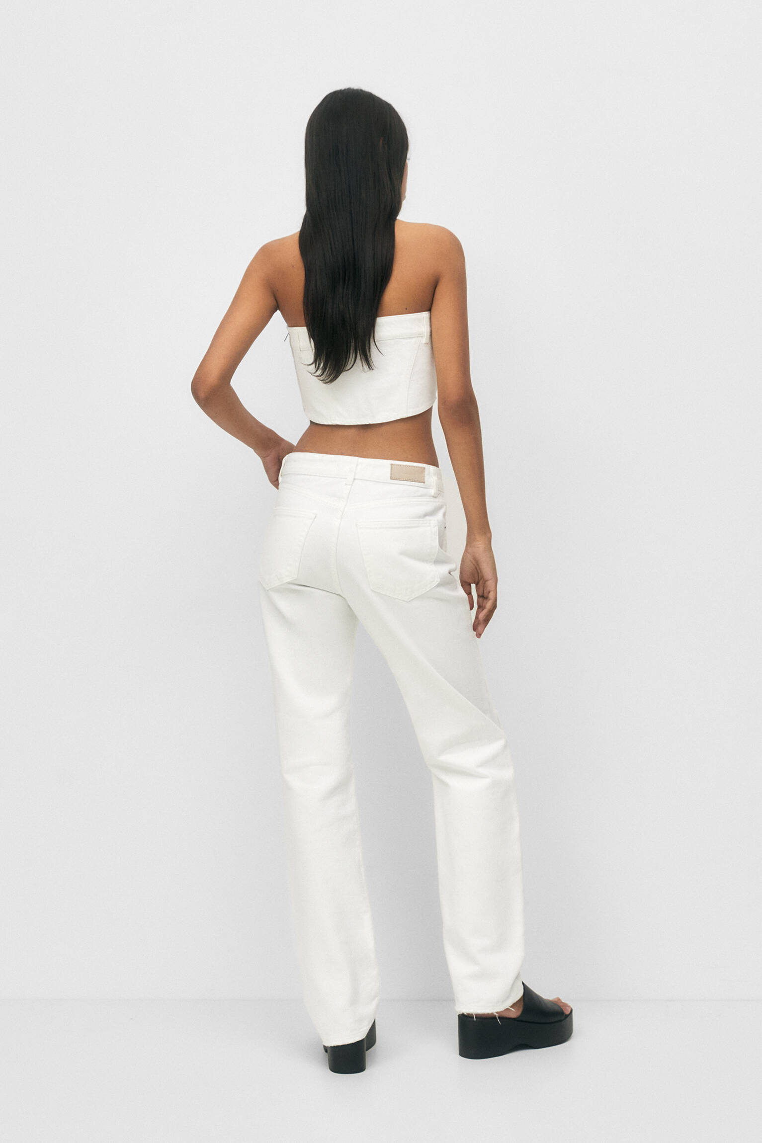 Calça jeans branca de perna reta e cintura baixa - branca