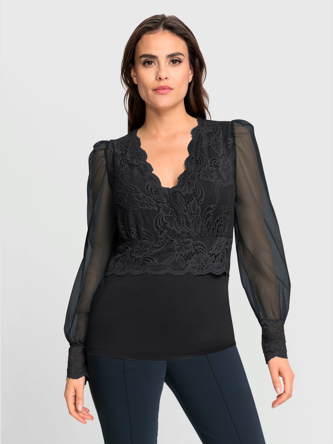 T-shirt en dentelle jolie dentelle sur l'encolure