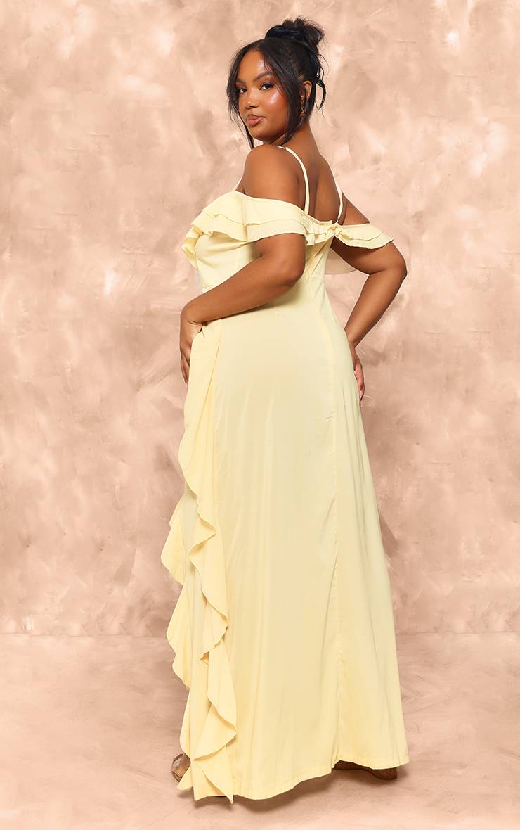 Robe Maxi Grande Taille À Épaules Dénudées Avec Détails Volantés