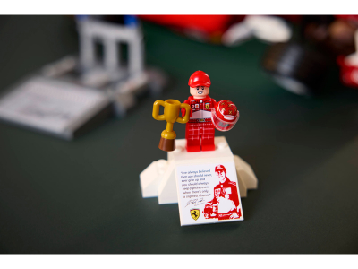 LEGO Ferrari F2004 en Michael Schumacher (11375)