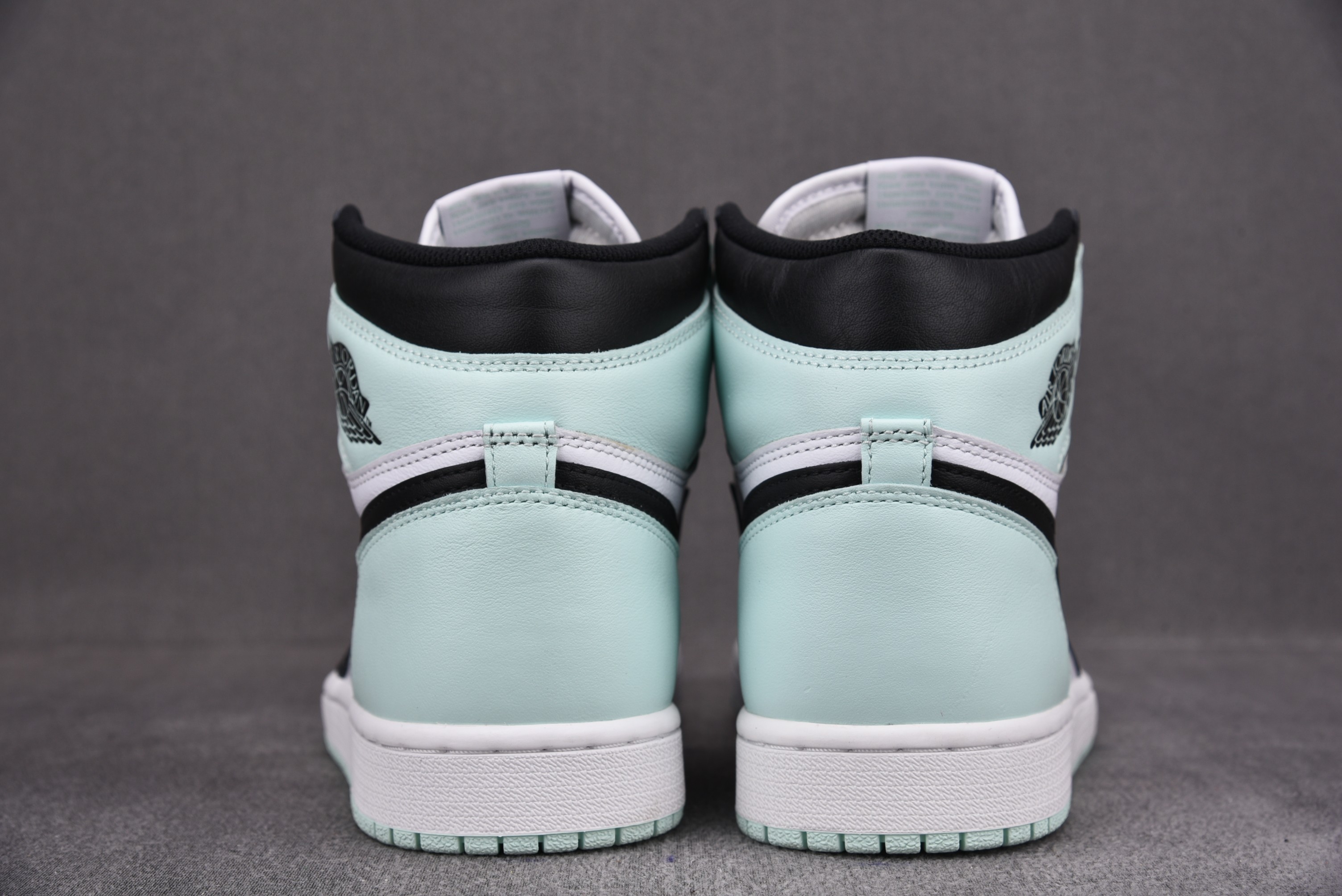 Jordan 1 Retro High Igloo