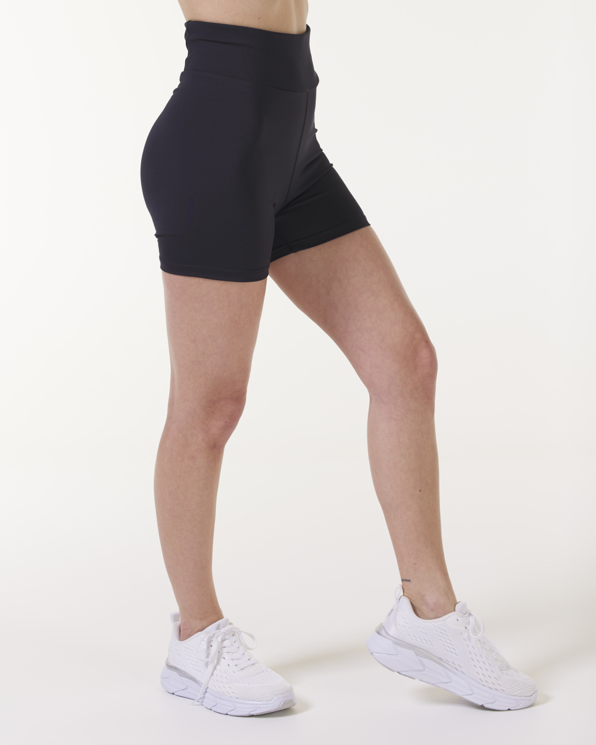 LEVITY Silhouette Favorable Shorts Black
