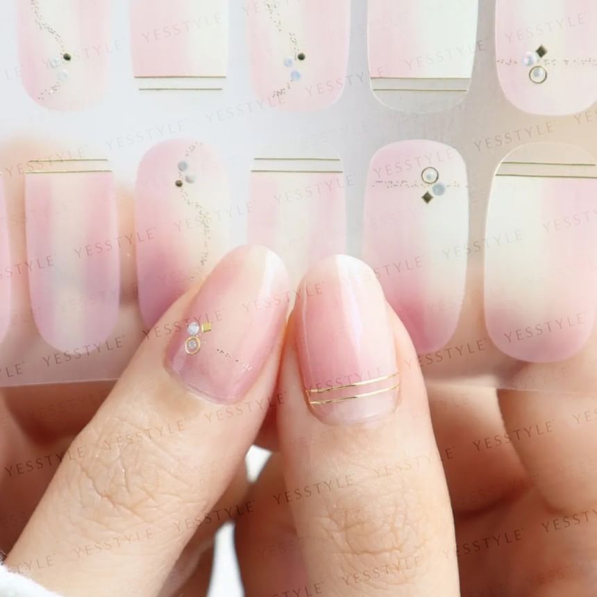 Lunacaca - Delicate Drapes Dancing Nail Art Stickers
