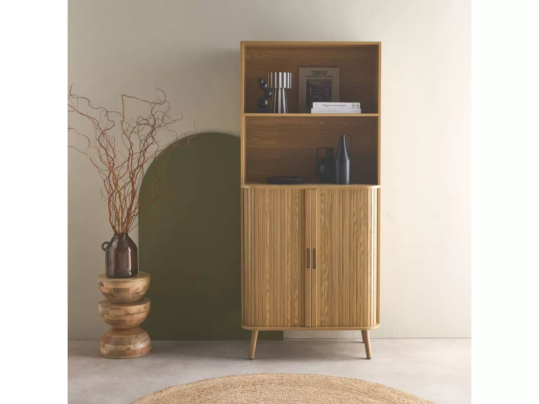 Etagère bibliothèque scandinave. 2 portes coulissantes. 4 niveaux. effet bois rainuré. L 80 x P 45 x H 180cm