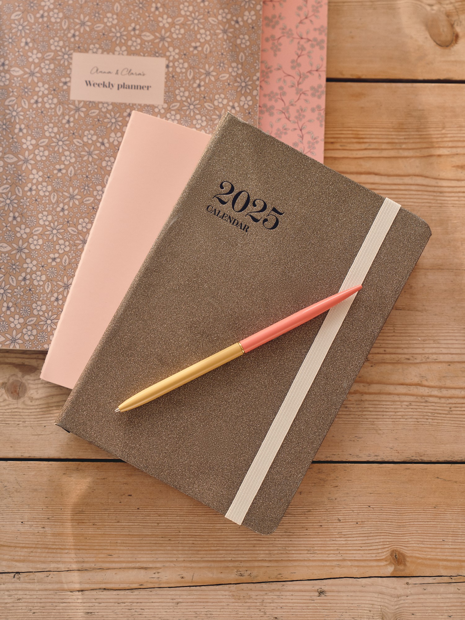 Kalender | Papir. Hardcover. A5. | Gold
