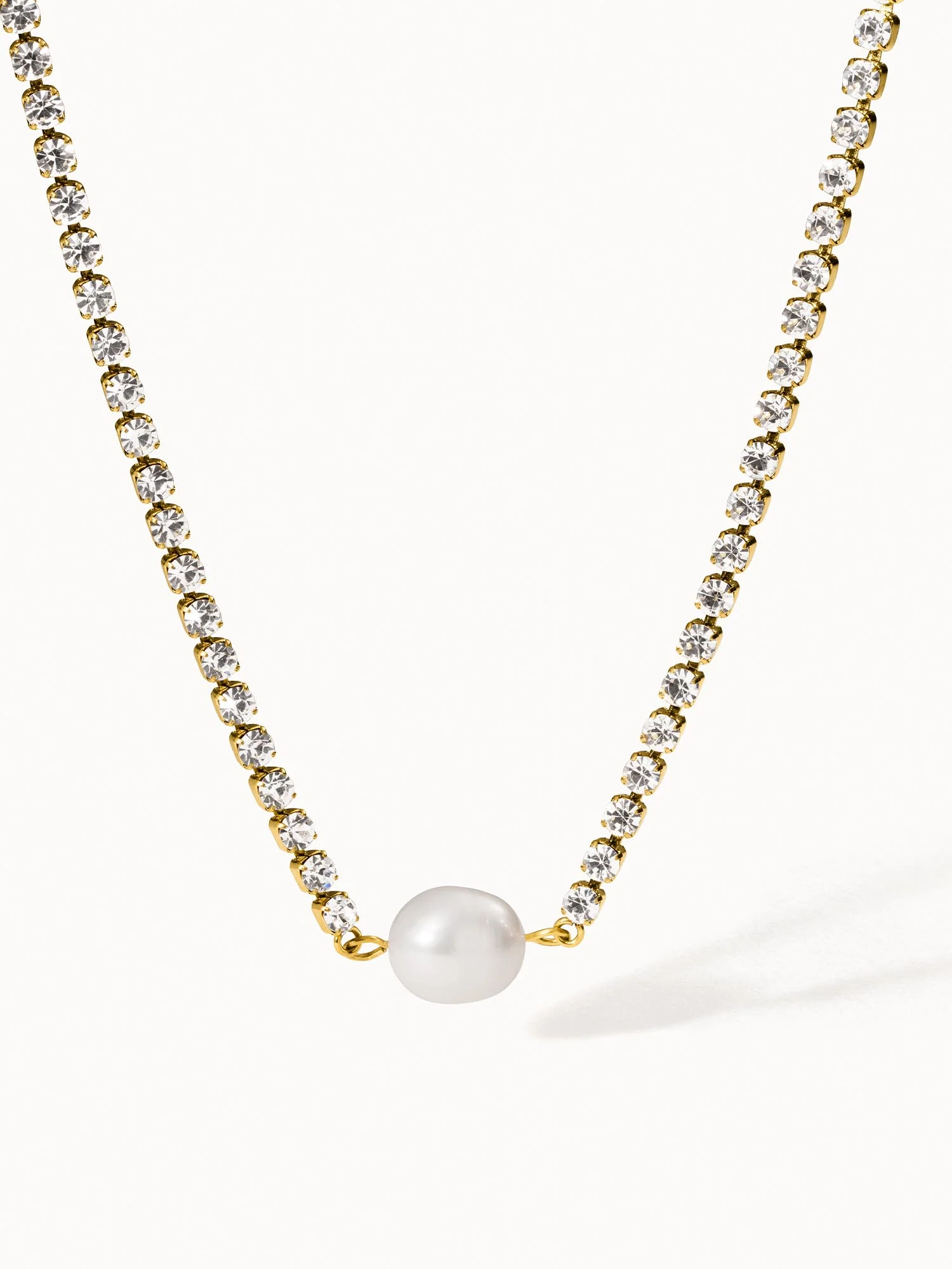 Shimmering Pearl Kette