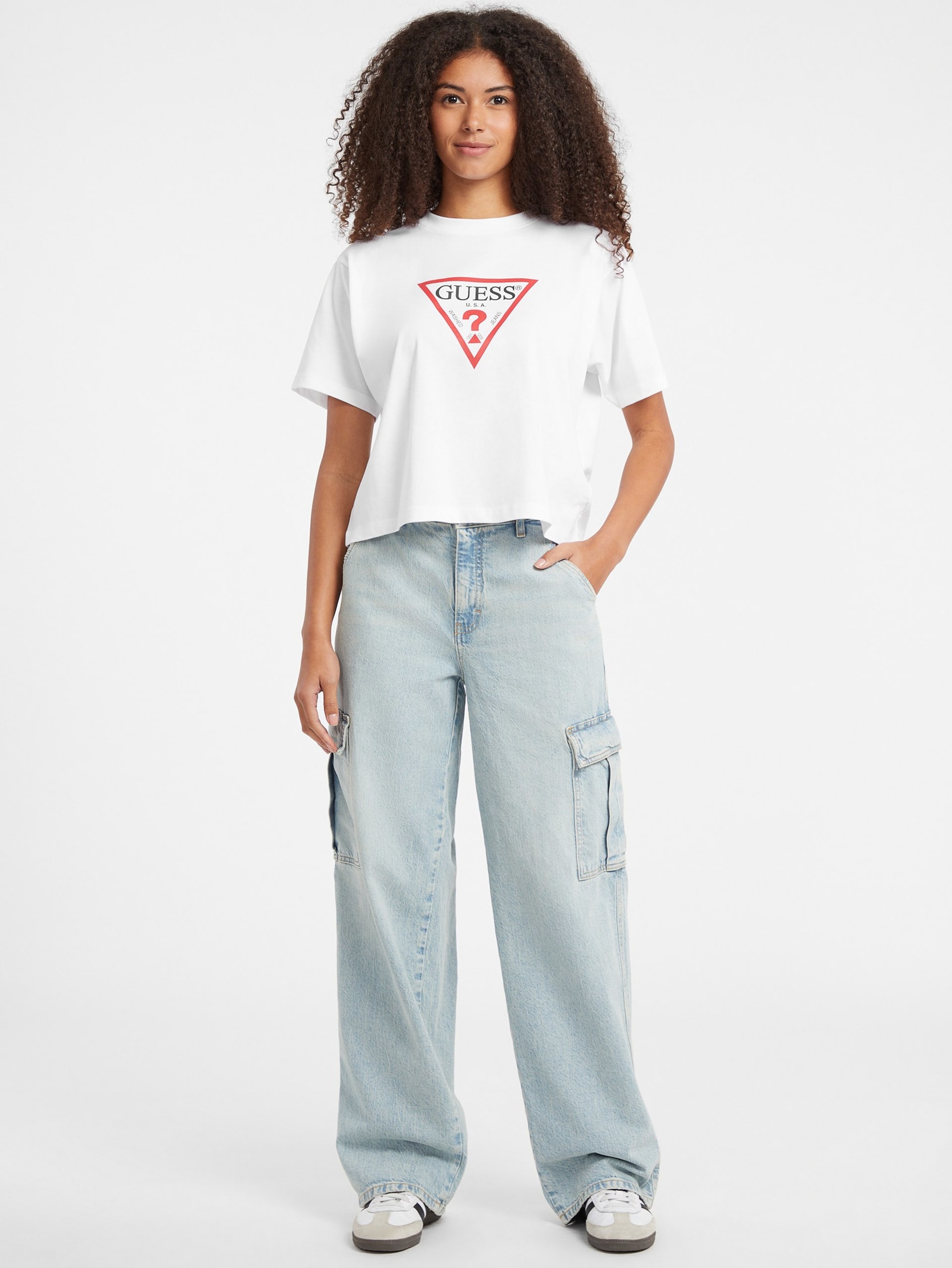 Camiseta icônica de modelagem quadrada