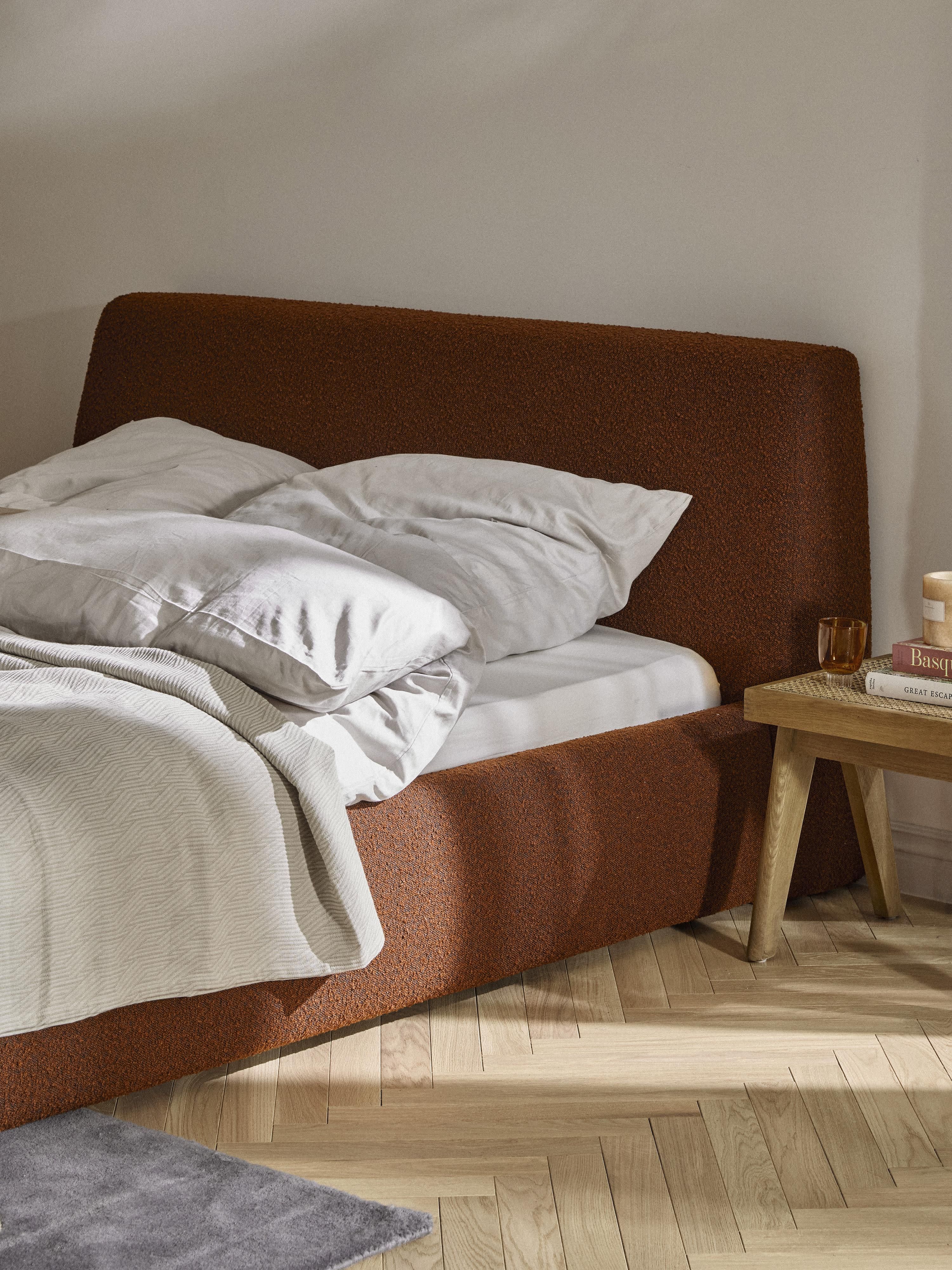 Bouclé gestoffeerd bed Cloud