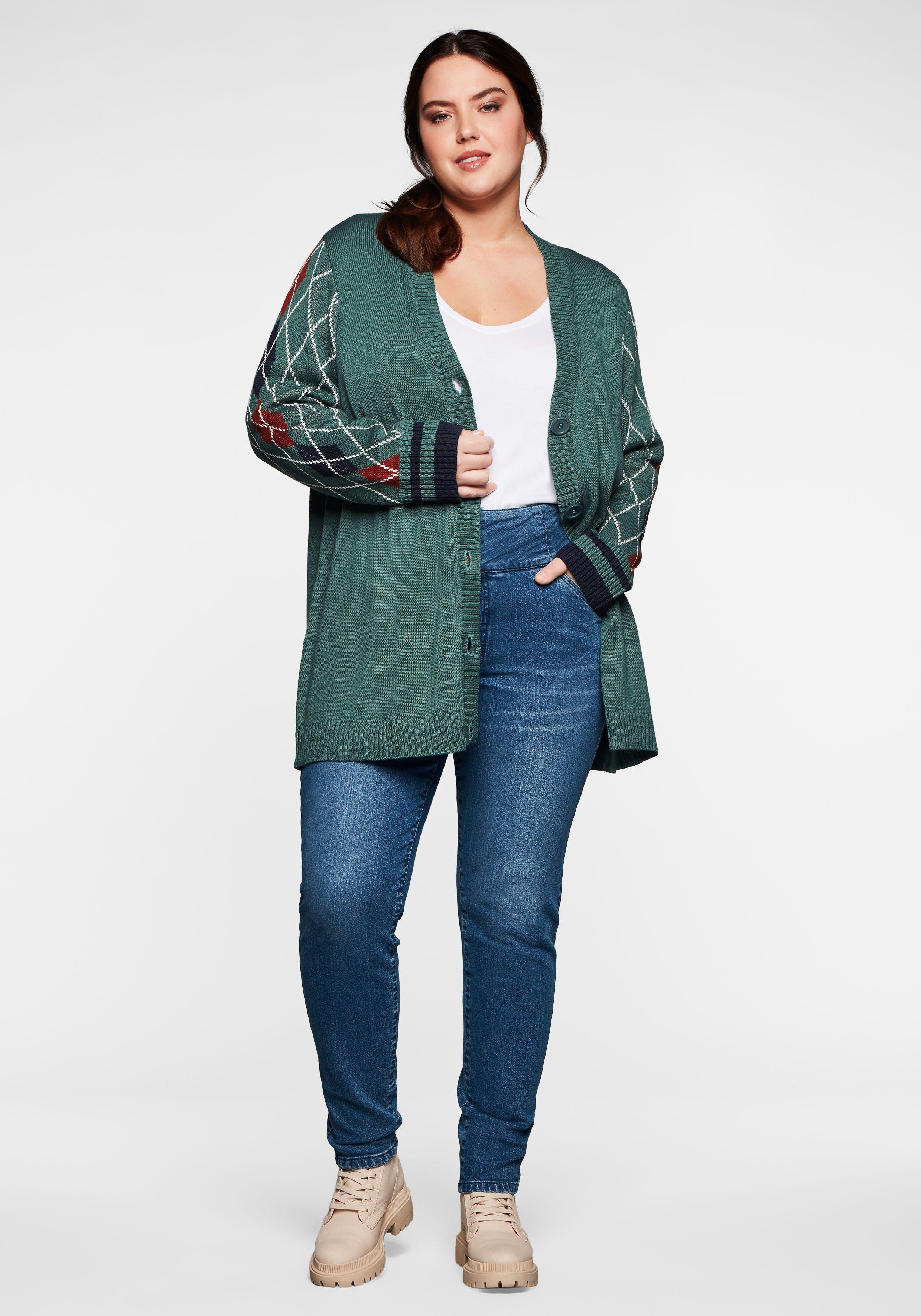 Strickjacke mit Rautenmuster an den Ärmeln