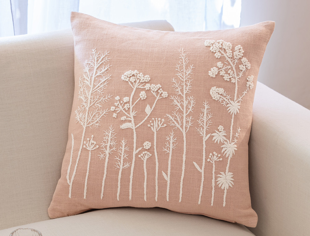 Coussin brodé-En campagne