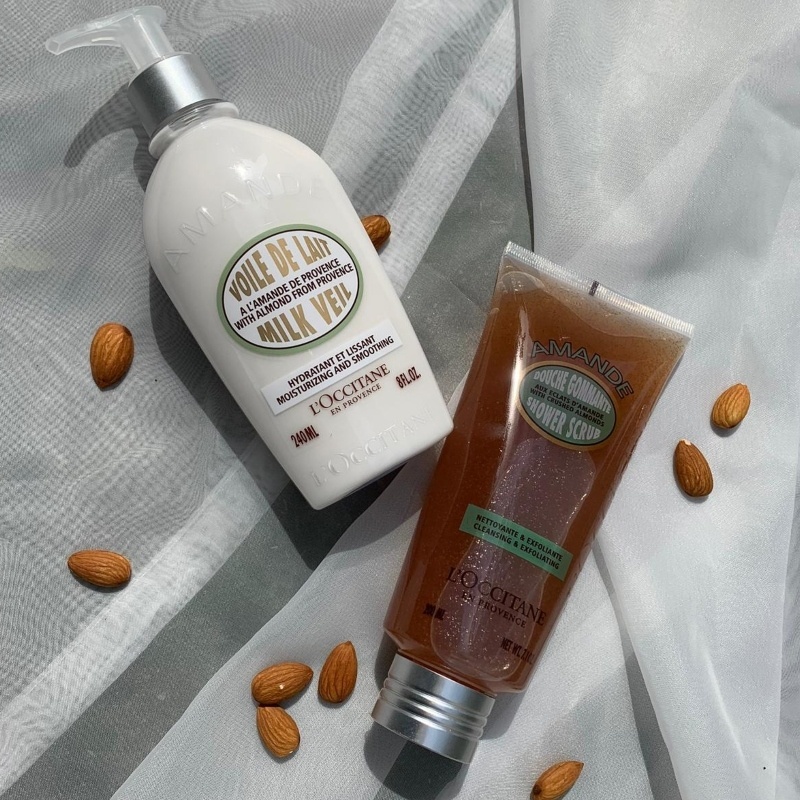 L'Occitane Almond Moisturizing & Smoothing Milk Veil 240 ml