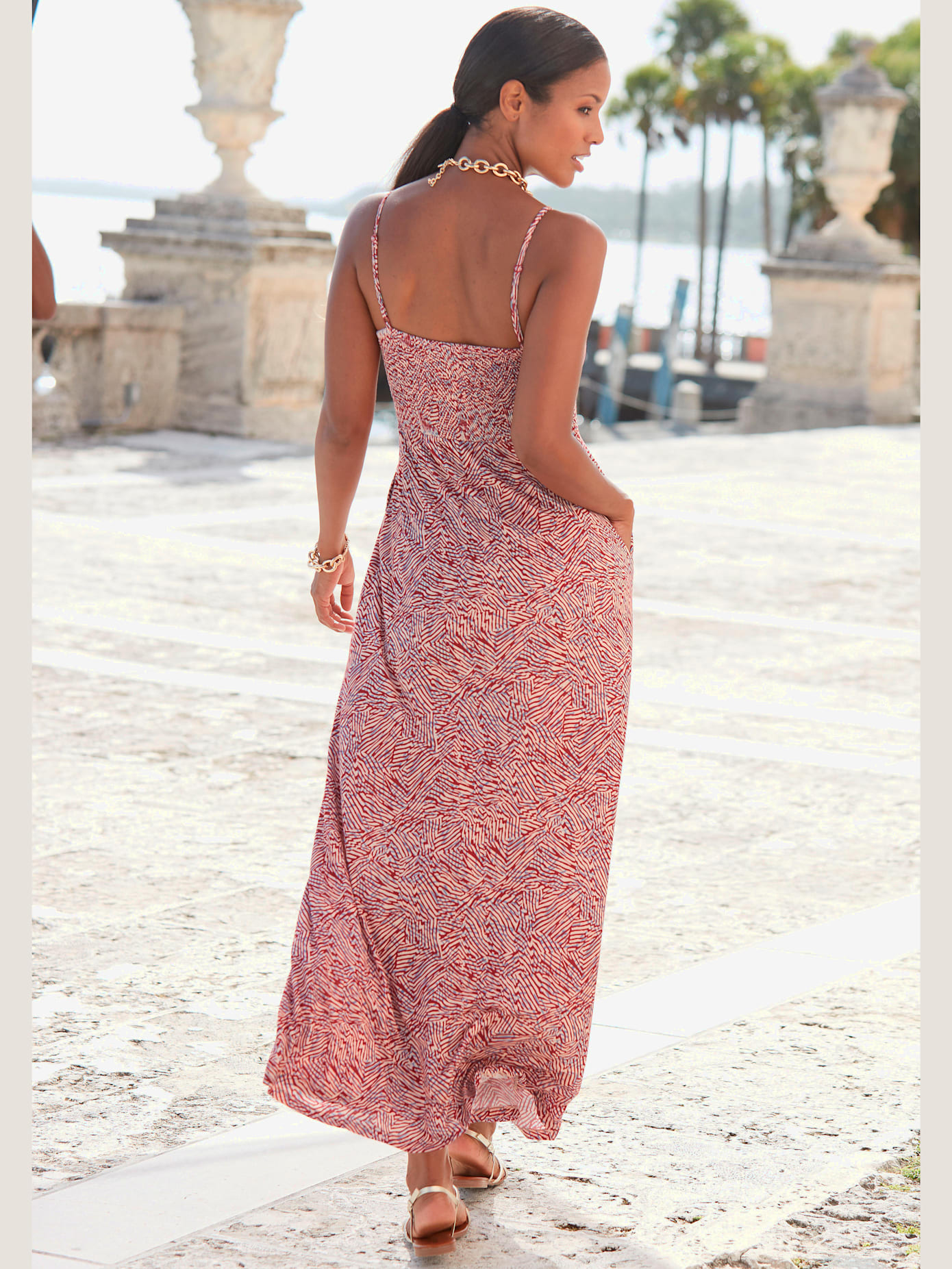 Robe longue encolure ronde