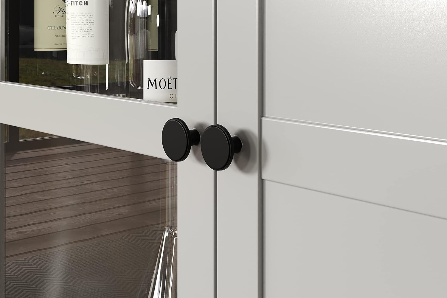 trendteam smart living - Landside - Vitrine - Hellgrau/Eiche - Standvitrine im Landhausstil - (BxHxT) 65 x 201 x 41 - elegante Knopf- und Muschelgriffe - 4 Fächer und 2 Schubladen - kratzfest