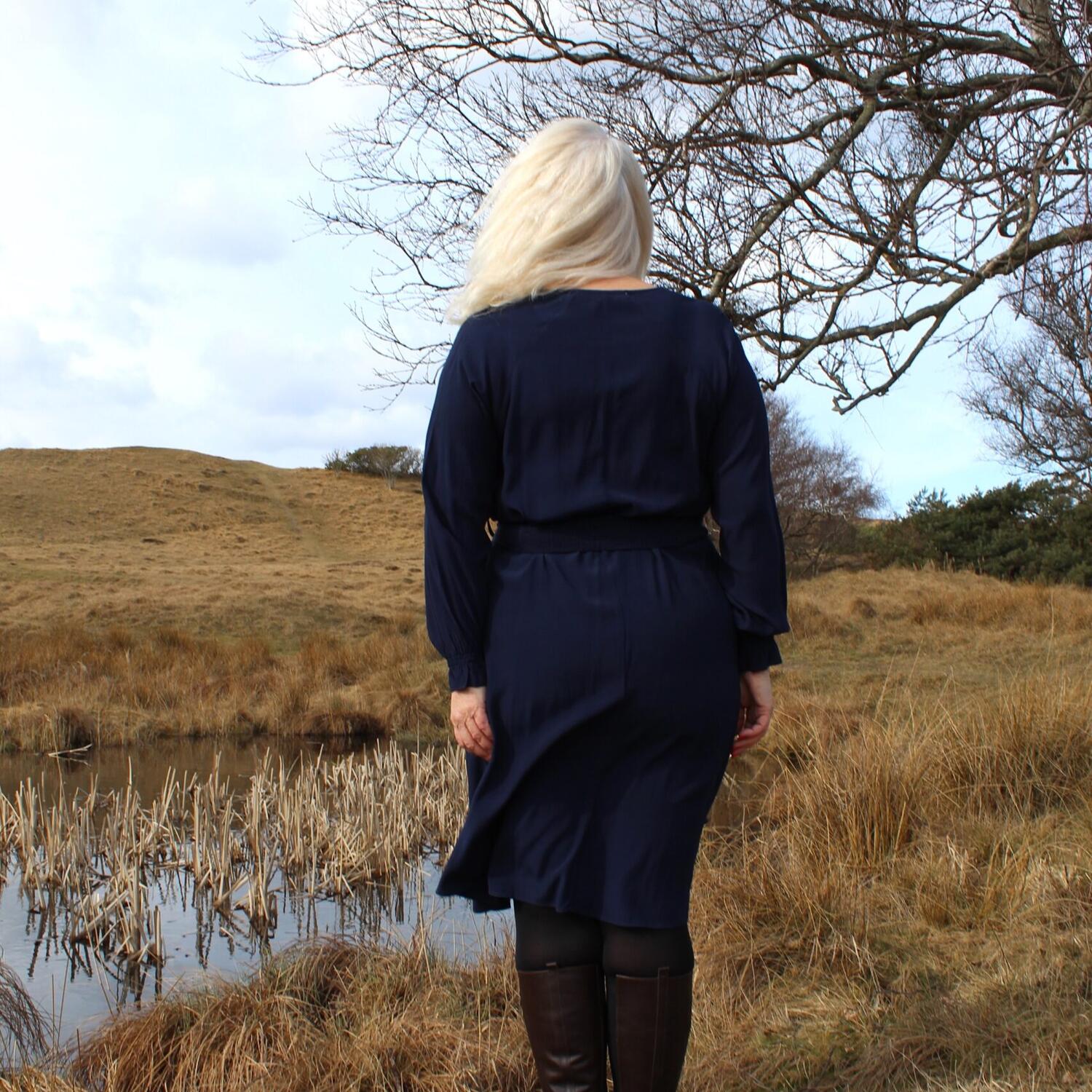 My Little Curvy Love  Natalie festkjole - Dark Blue