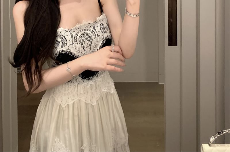 closetaine - Spaghettibandjes Two Tone Lace Panel Maxi A-lijn jurk