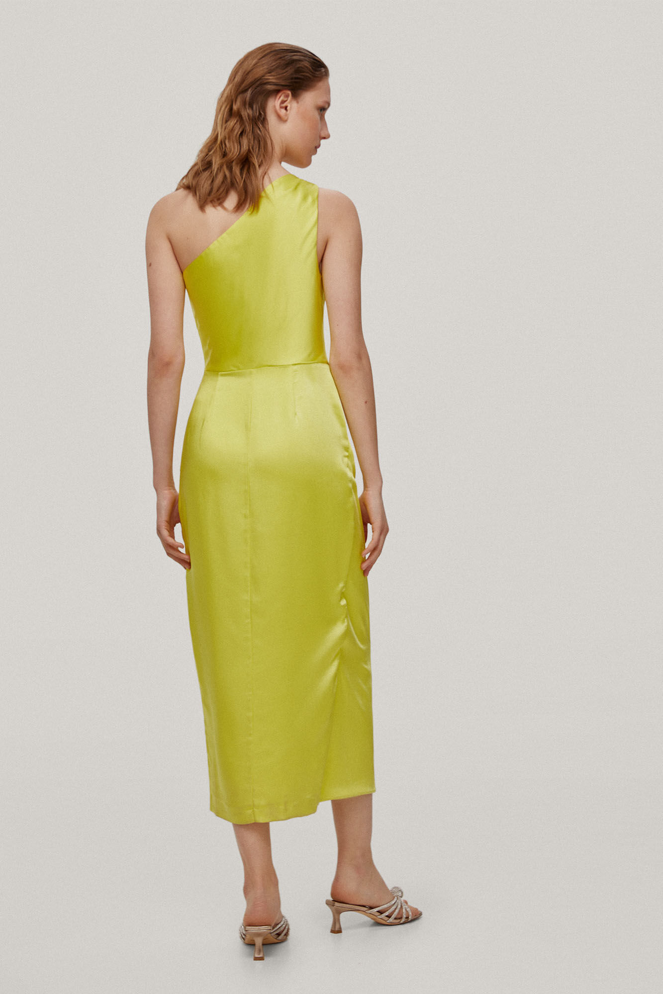 Vestido assimétrico de cetim - Amarelo