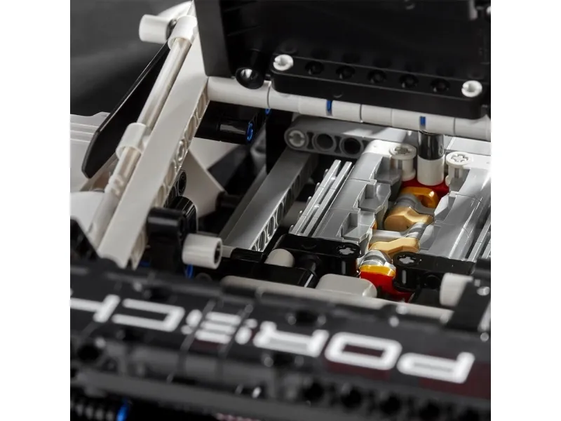 LEGO Technic 42096 Porsche 911 RSR