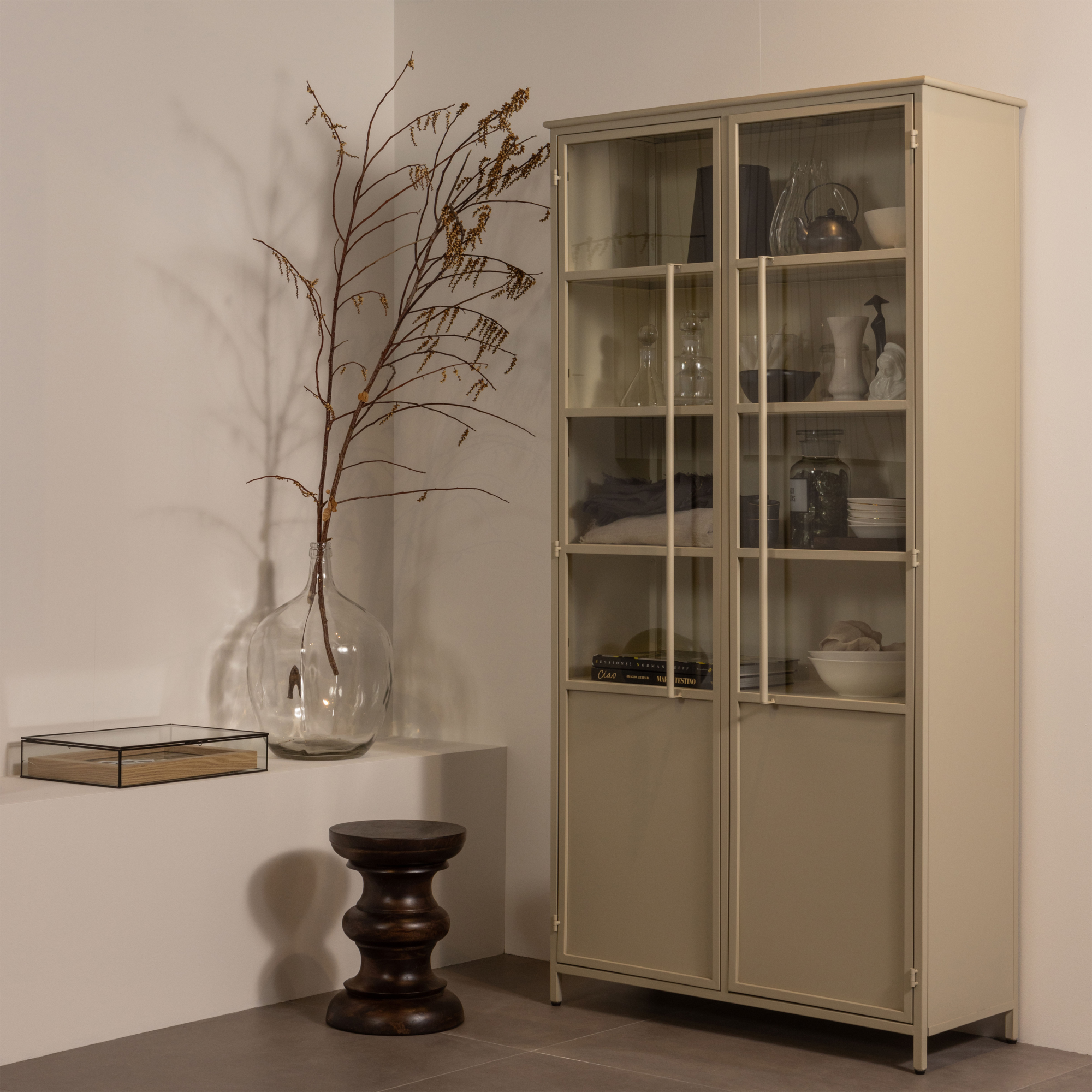 Exhibit XL 2-Deurs Vitrinekast - Honinggeel