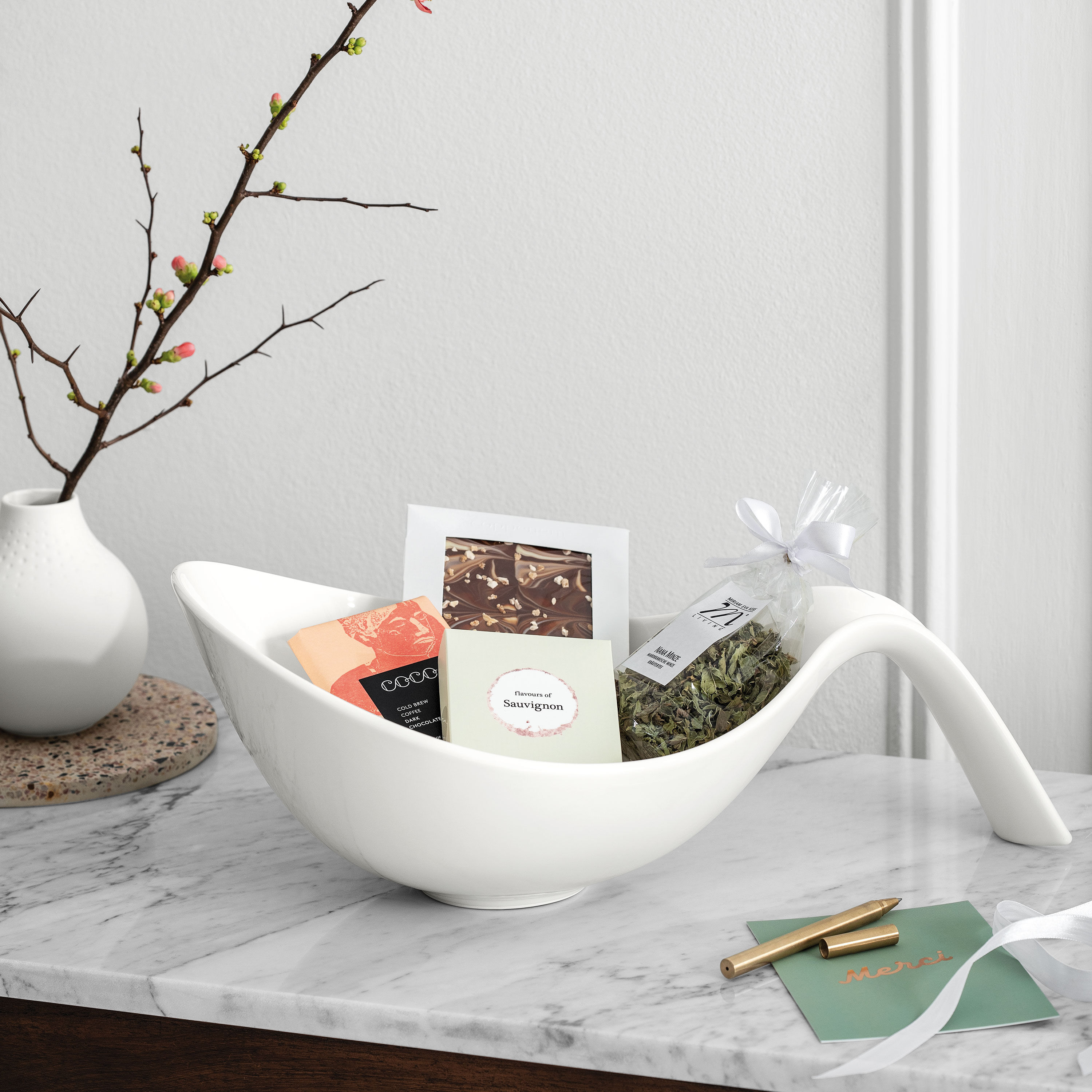 Flow Tureen White, 47.4 oz, Premium Porcelain