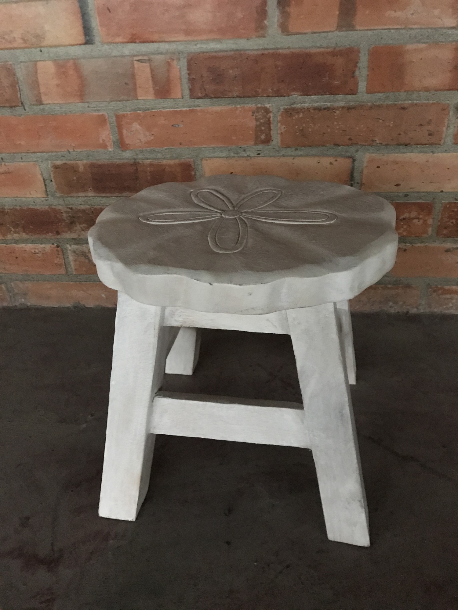 Hocker 'Blume', weiß, Ø 25 cm, H 25 cm von fischer's lagerhaus