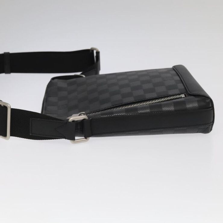 Louis Vuitton Vintage Louis Vuitton Shoulder Bags Black