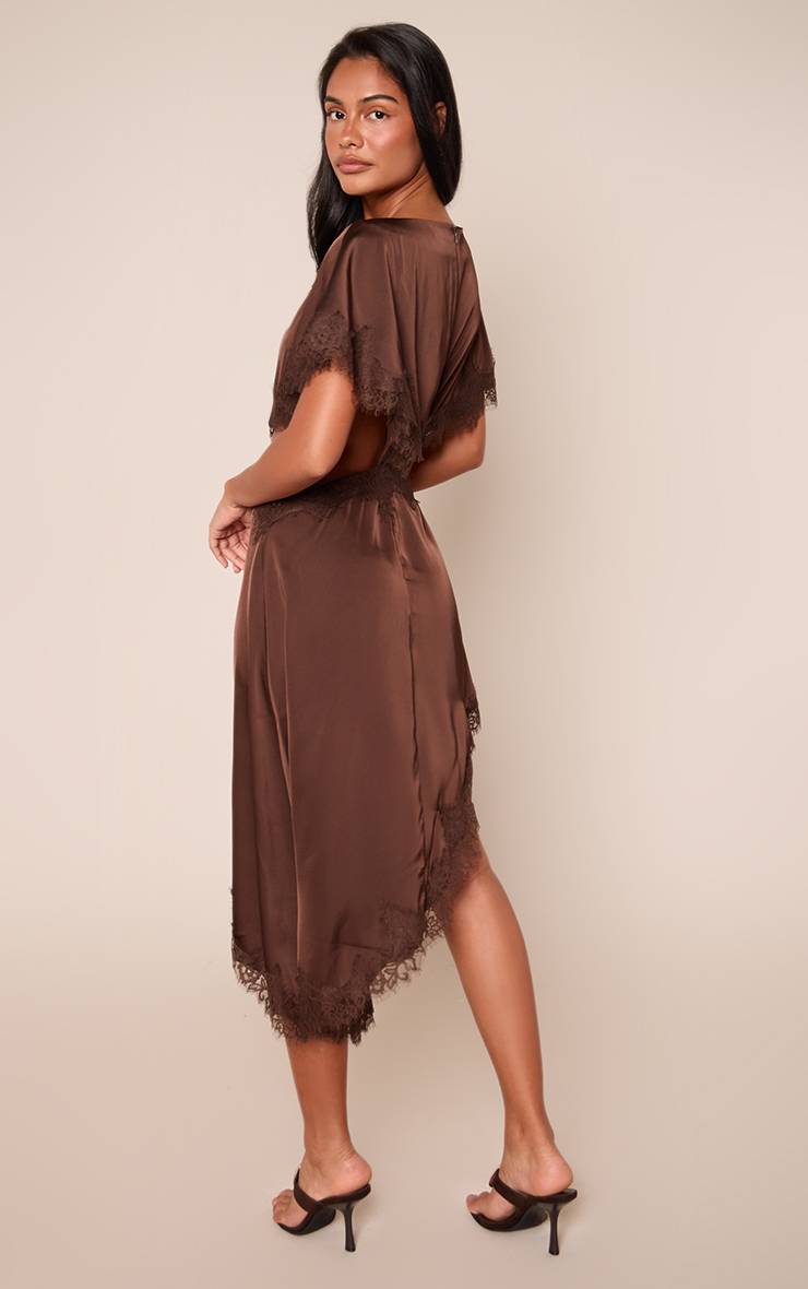 Chocolat Robe Mi-longue Asymétrique À Manches Courtes En Satin Avec Contraste De Dentelle