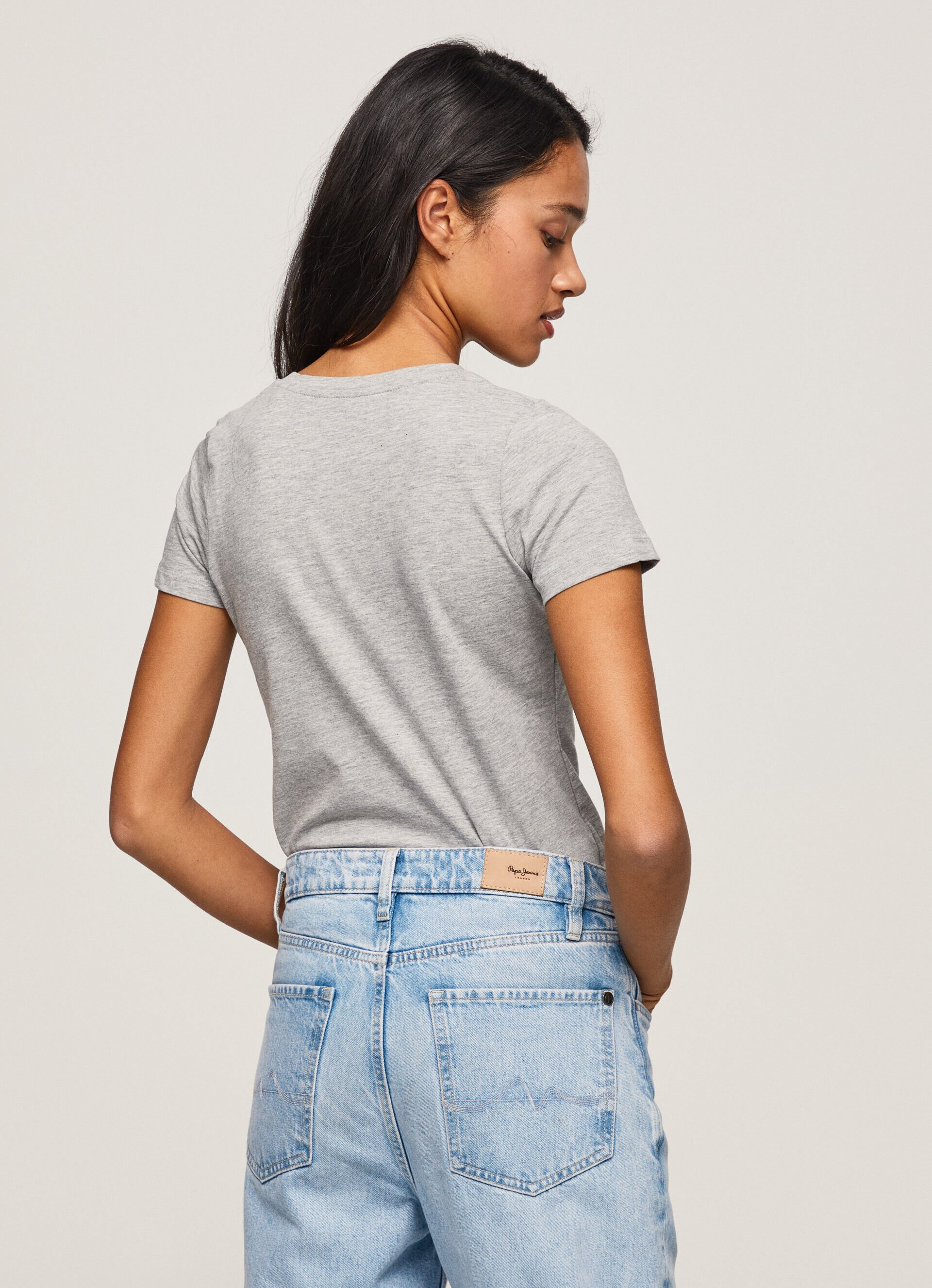CAMISETA DE LYCRA COM LOGOTIPO ESTAMPADO - cinza mesclado