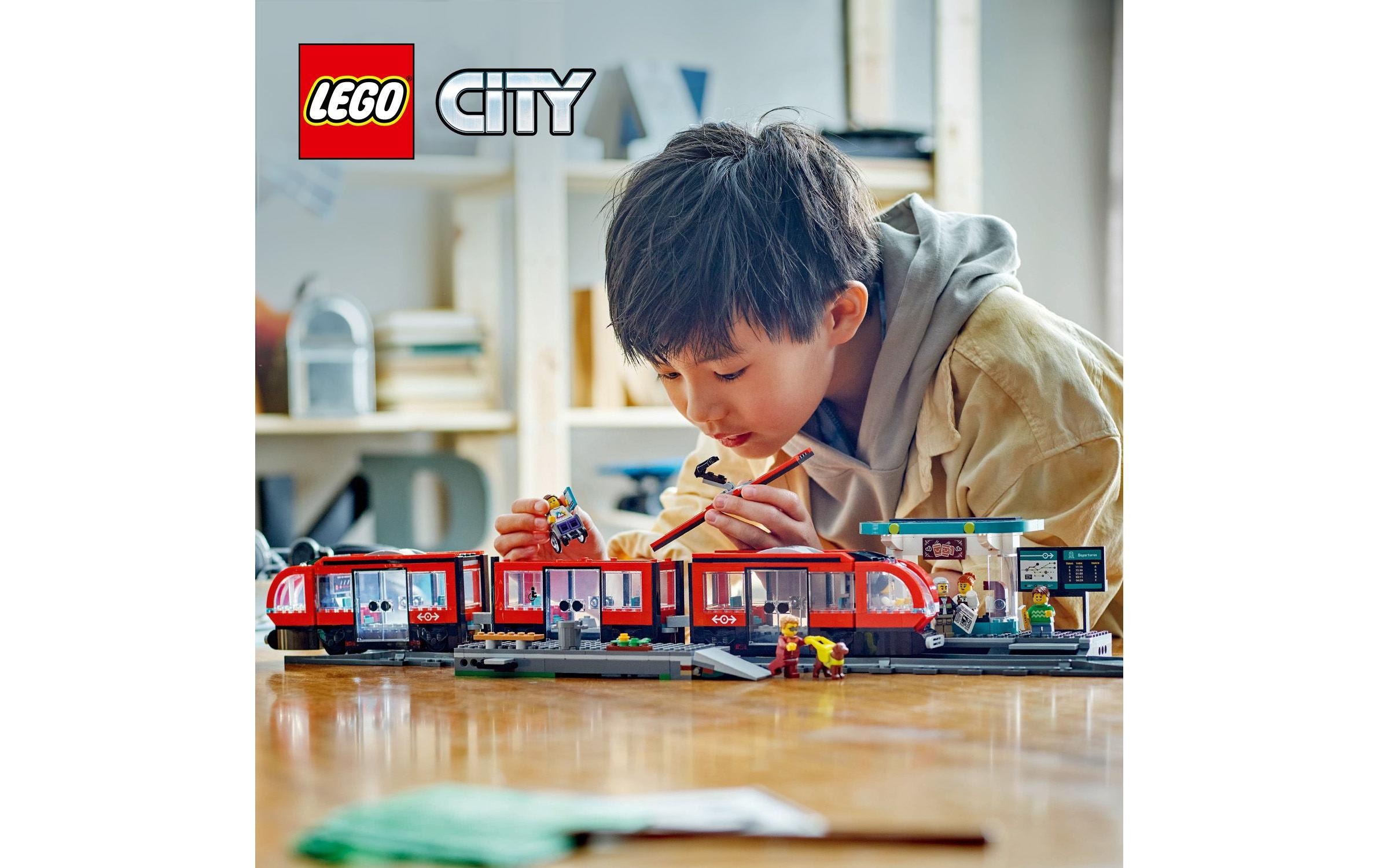 LEGO® Konstruktionsspielsteine »City Strassenbahn mit Haltestelle 60423«